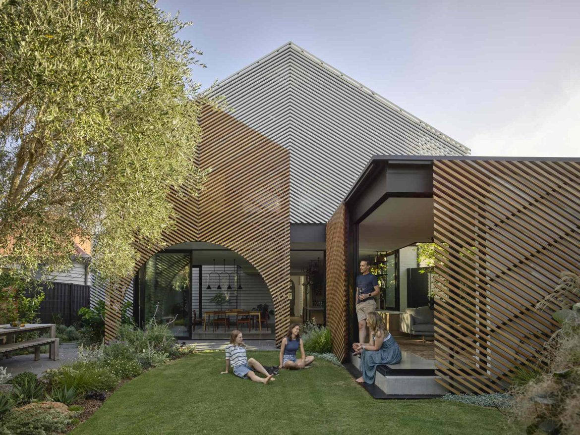modern-house-rear-extension-120525-735-01.jpg